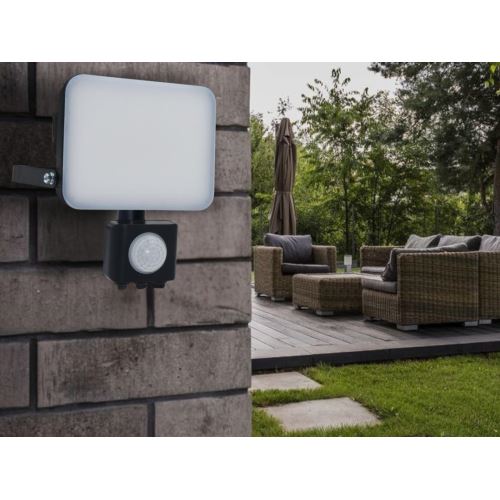 Venkovní černý LED reflektor s PIR senzorem 30W / 4000K - LF7023S