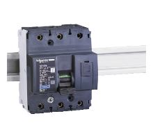 Jistič 3p D 100A 25kA NG125N