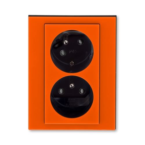 Zásuvka dvojnásobná, s clonou, s natočenú dutinou, oranžová / dym. čierna, ABB Levit 5513H-C02357 66