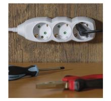 Prodlužovací kabel 3 m / 4 zásuvky / bílý / PVC / 1,5 mm2 (3)