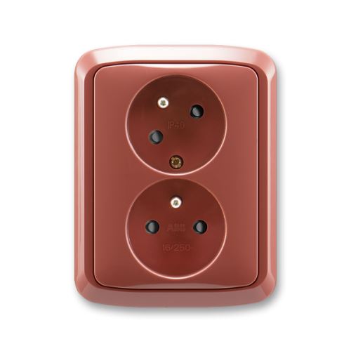 Zásuvka dvojnásobná s clonkami a natočenou dutinou, vřesová červená, ABB Tango 5513A-C02357 R2
