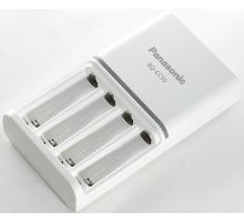 Nabiječka Panasonic BQ-CC55 + 4 ks baterie PANASONIC 1900mAh (AA) (1)