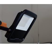 LED PROFI reflektor 100W / 5000K / BK - LF6025 LED PROFI reflektor 100W / 5000K / BK - LF6025